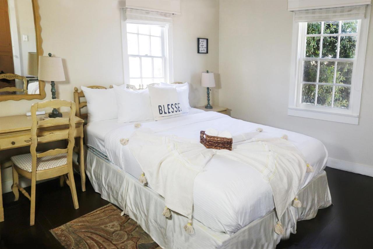 Bed & Breakfast La De Adelina Ensenada
