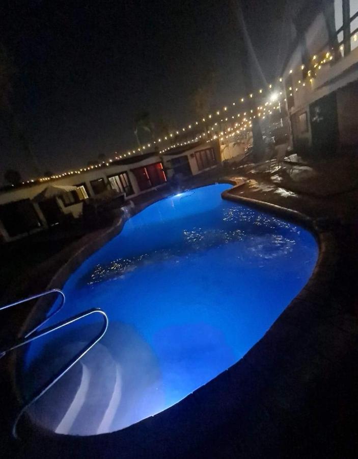Cadillac * Ensenada