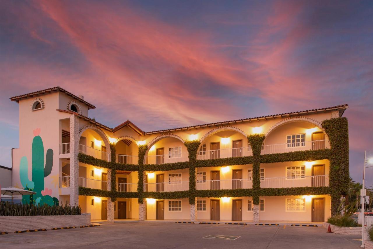 House By Eazy Hotel