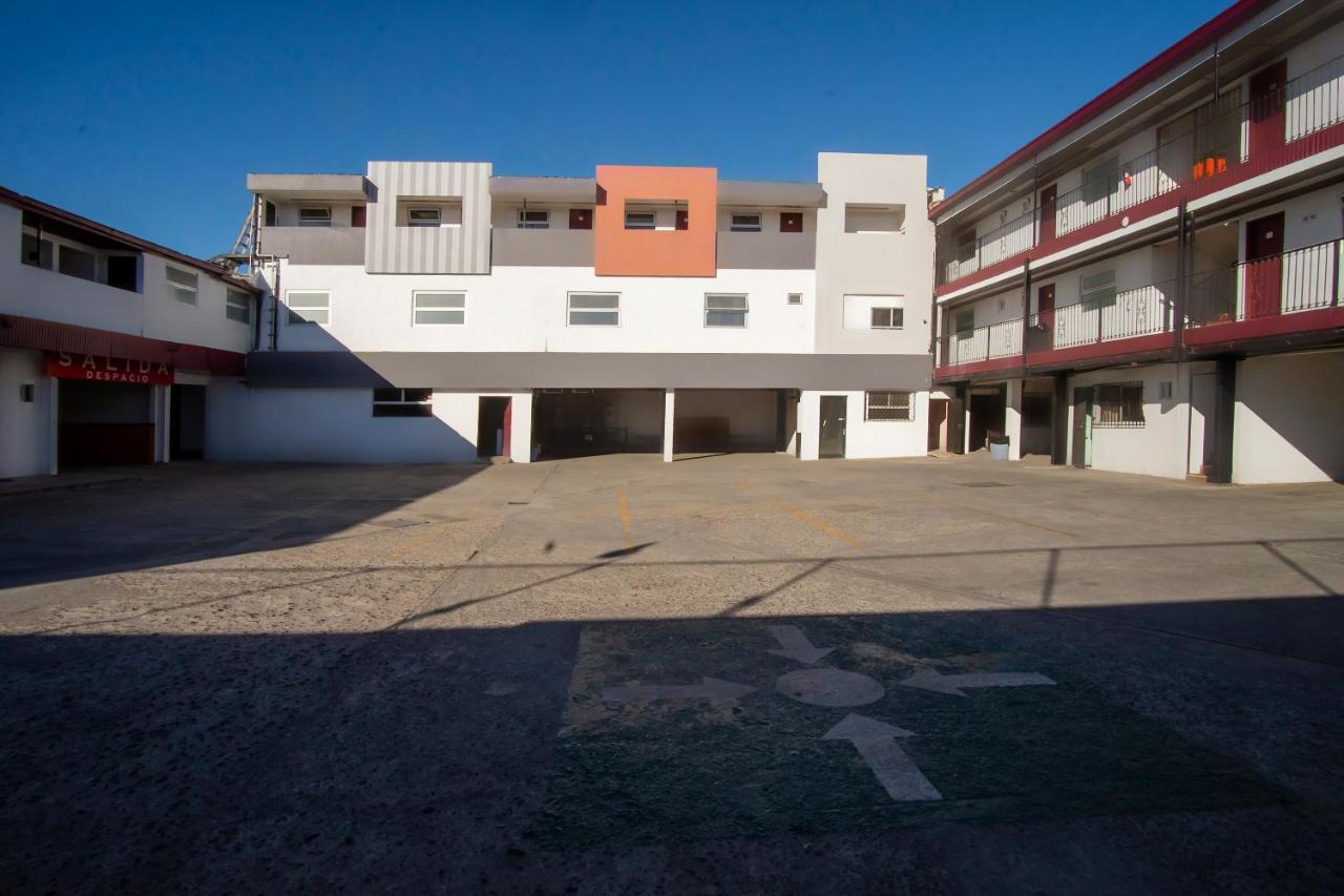 Rose Hotel
