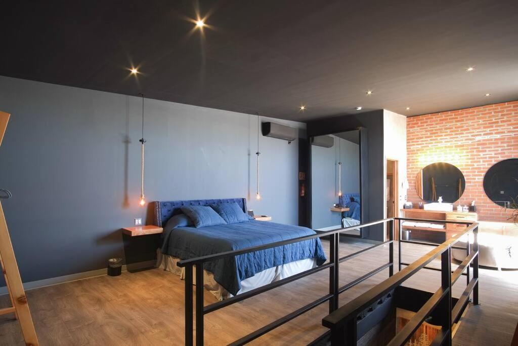 Brand New Gorgeous Industrial Loft In Downtown Ens