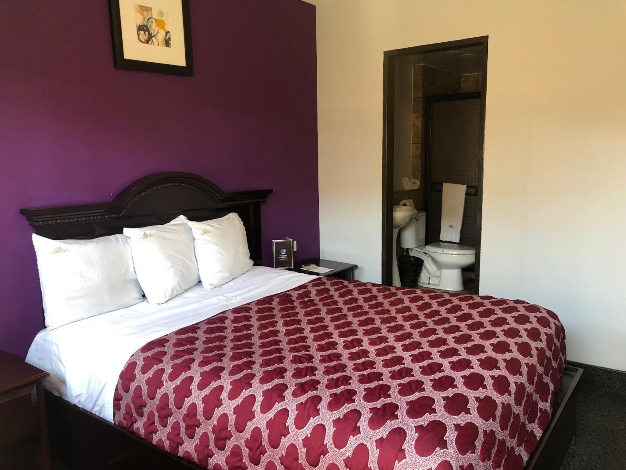 Hotel Bugambilias
