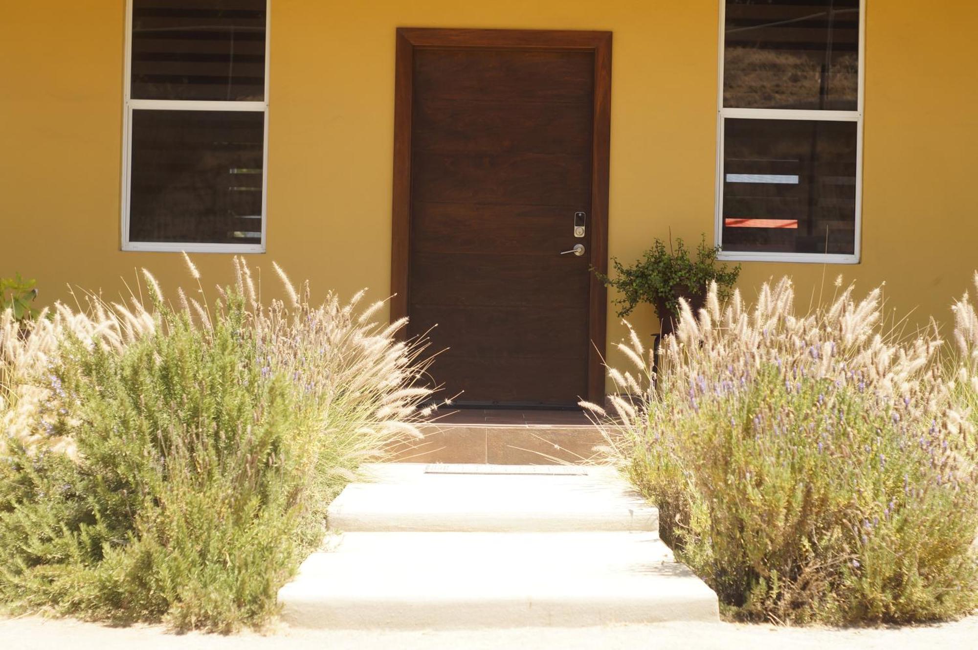 Cozy, Quiet & Pet Friendly Gated Patio Casa Nina Villa *