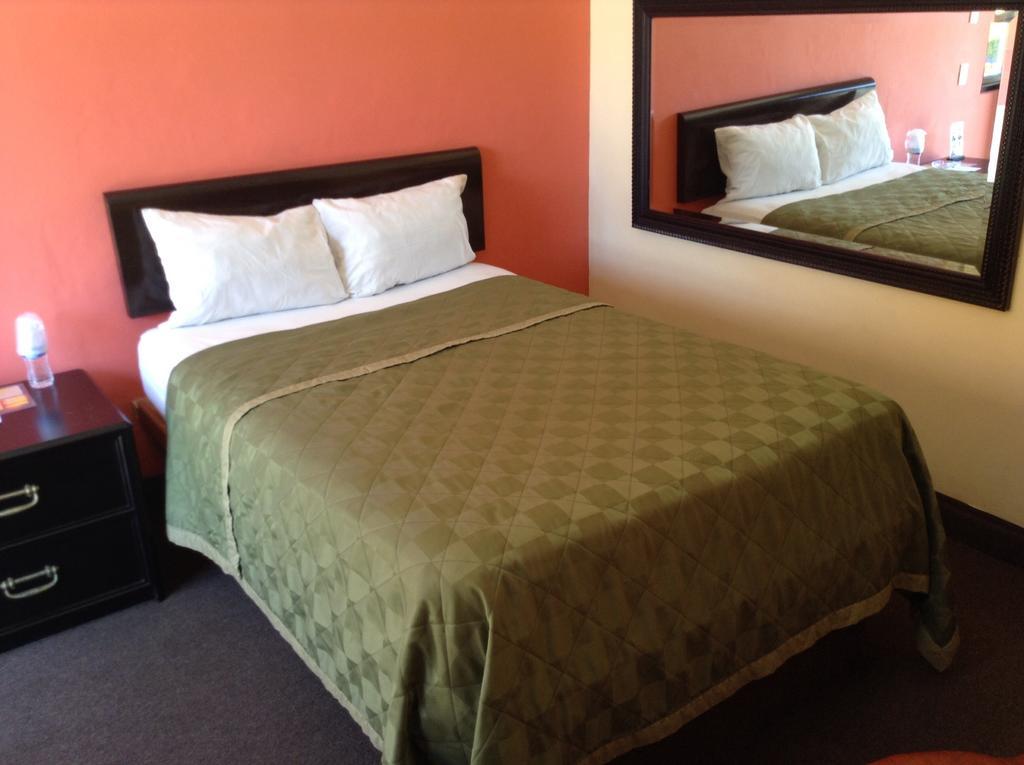 Agora Motel Ensenada