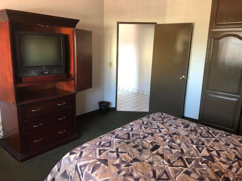 Bugambilias Hotel 3*