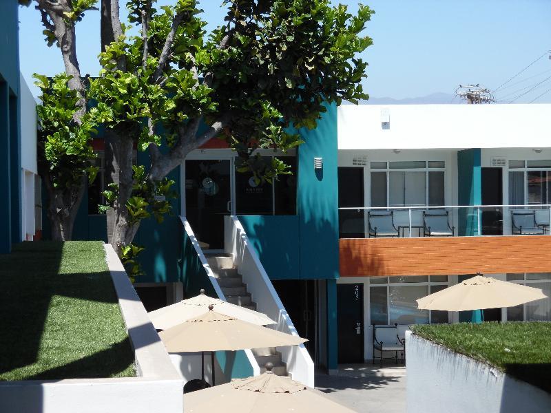Baja Hotel 4*