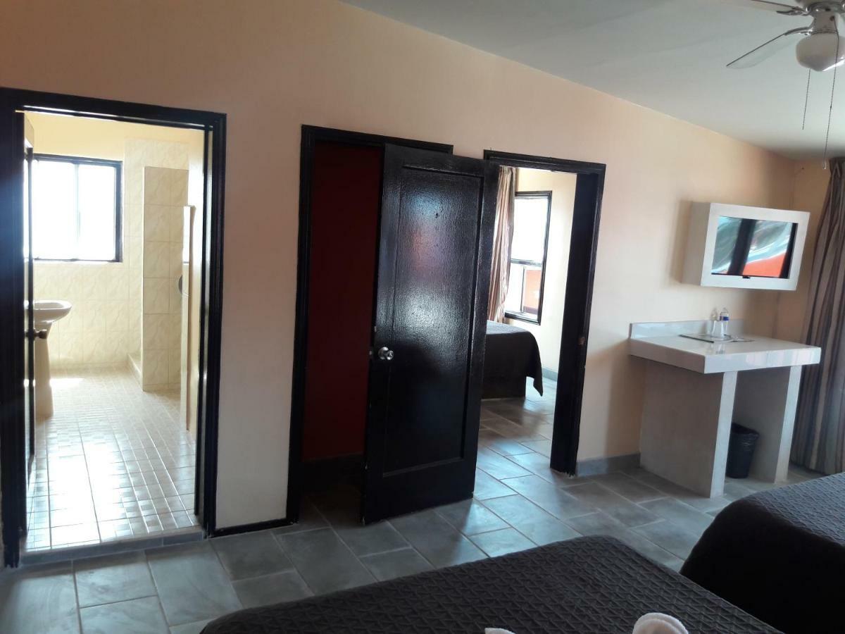 Agora Motel 2*