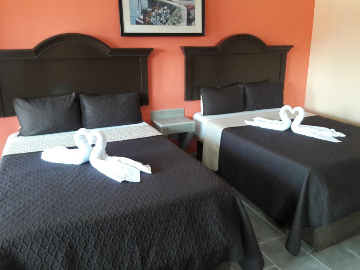 Agora Motel 2*